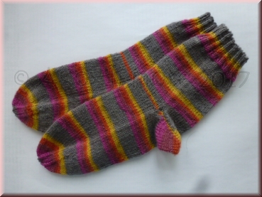 Standard-Socke bunt geringelt