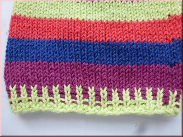 Zipfel-Mütze bunt geringelt